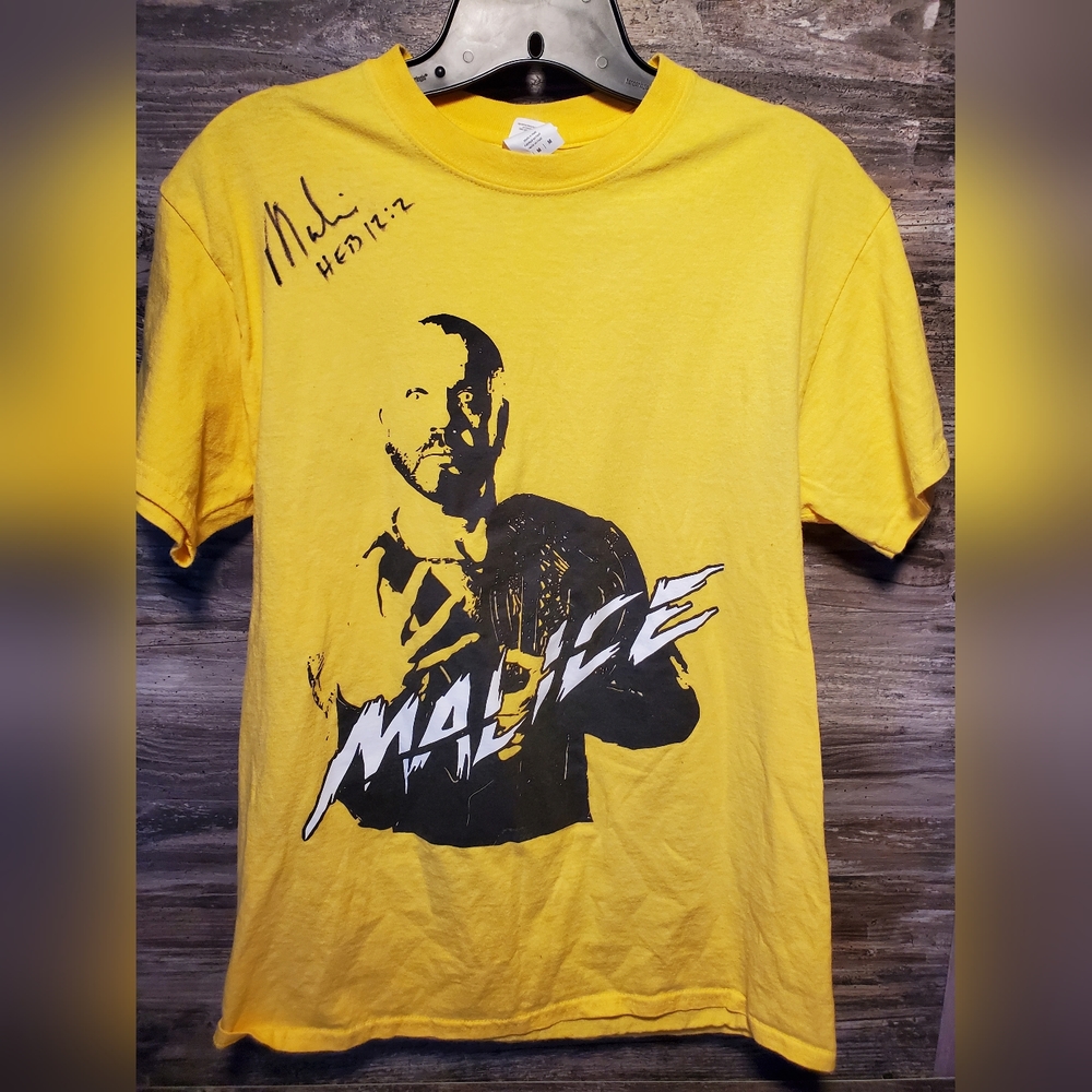 RARE Vintage  WWE Elite Nwa Autographed  Malice‎ Wrestling Shirt Size Medium
